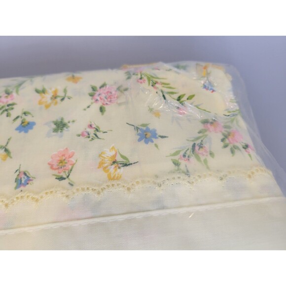VTG NOS Statepride Twin Flat Bed Sheet Floral Yellow Pink Blue Scalloped Edge - Picture 5 of 6